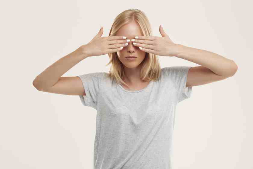 Pregnancy and Eye Health: Safe Exercises for Expecting Moms